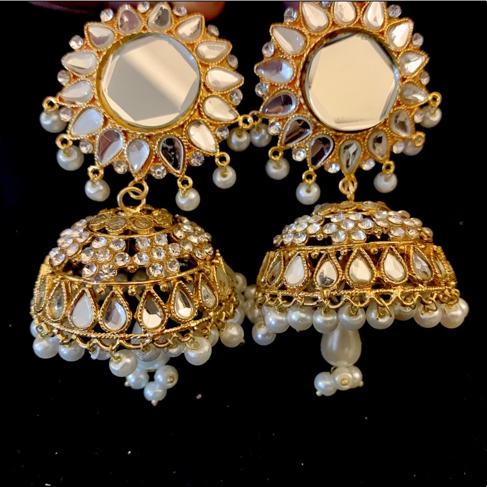 ✨GOLD MIRROR CHANDELIER STATEMENT EARRINGS!✨